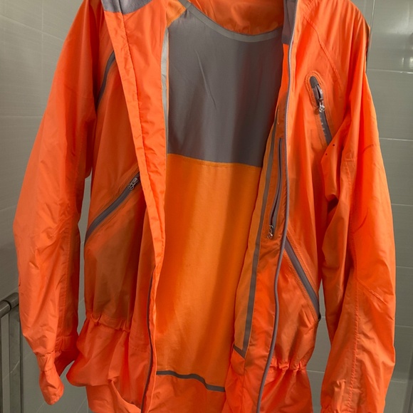 Lululemon Athletica Rain Jacket - Picture 7 of 8